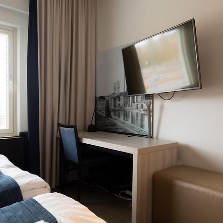 Hotel Oscar Varkaus Ngoại thất bức ảnh