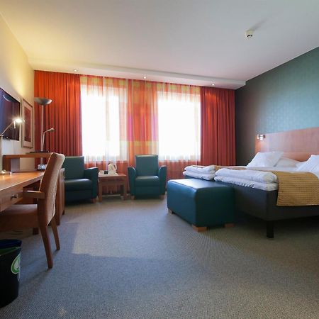 Hotel Oscar Varkaus Ngoại thất bức ảnh