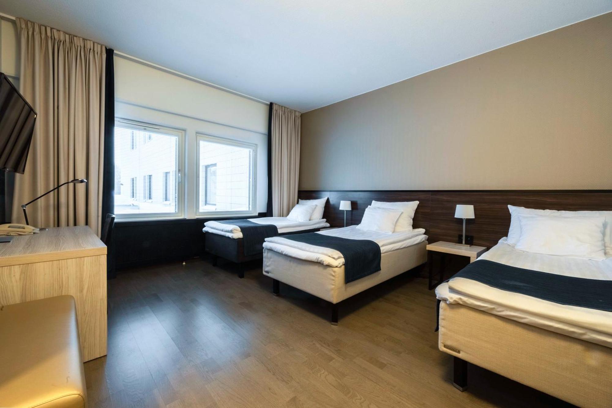 Hotel Oscar Varkaus Ngoại thất bức ảnh