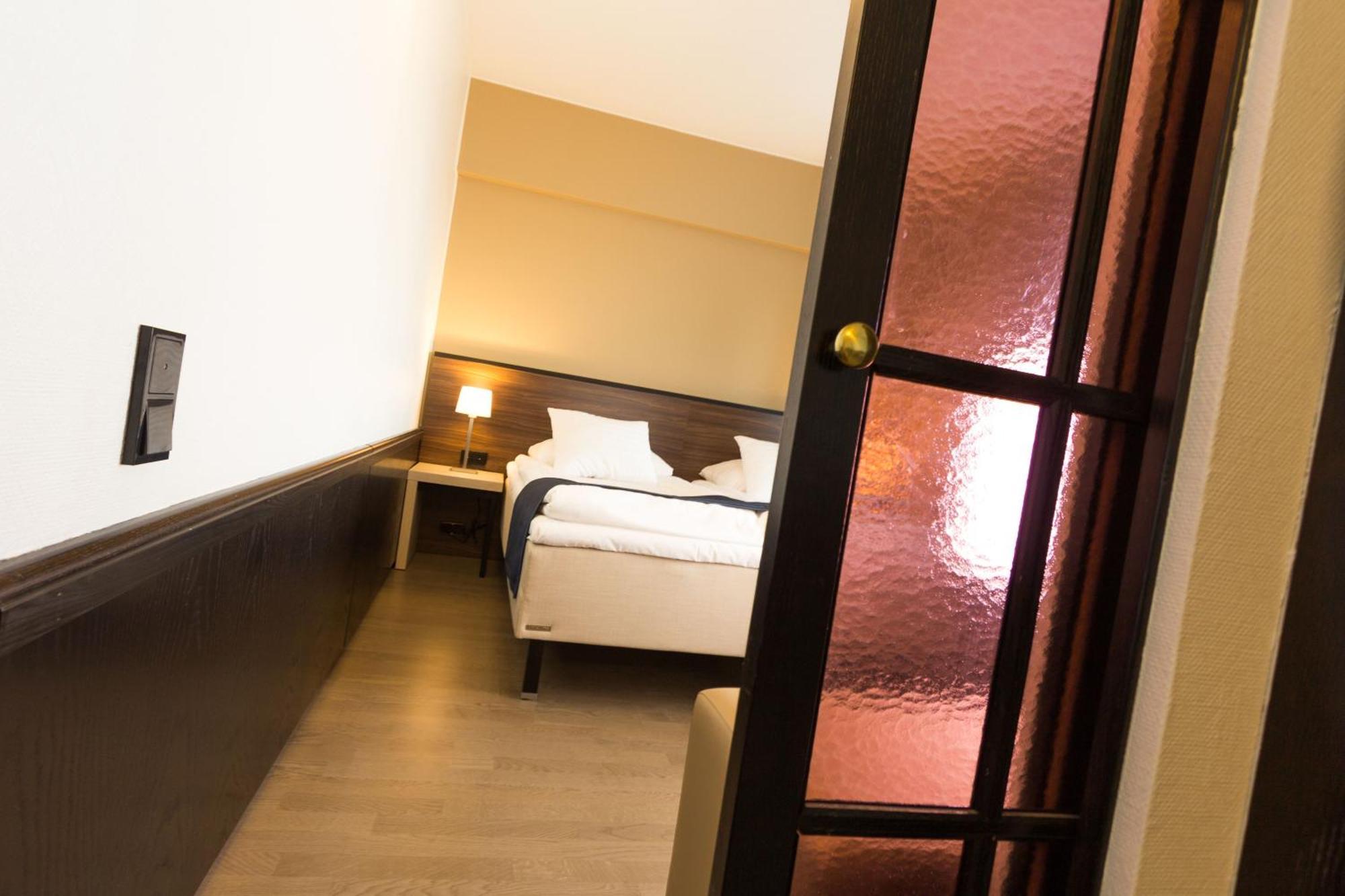 Hotel Oscar Varkaus Ngoại thất bức ảnh