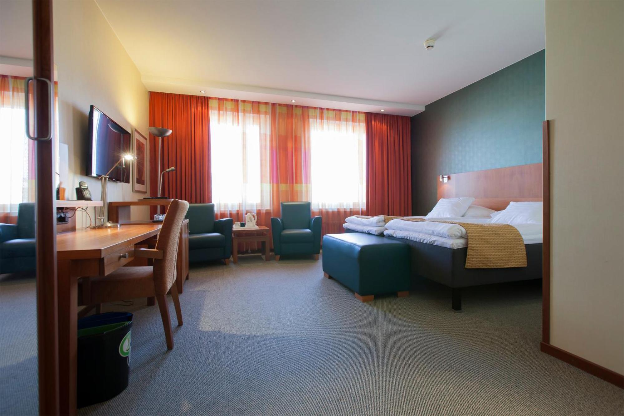 Hotel Oscar Varkaus Ngoại thất bức ảnh