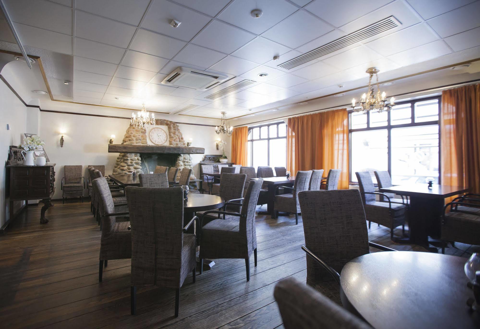 Hotel Oscar Varkaus Ngoại thất bức ảnh