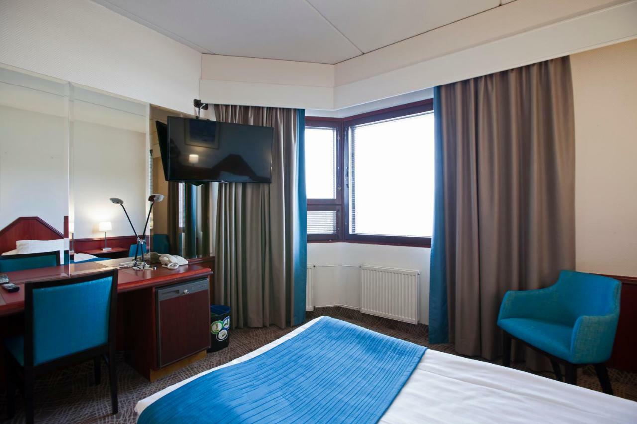Hotel Oscar Varkaus Ngoại thất bức ảnh